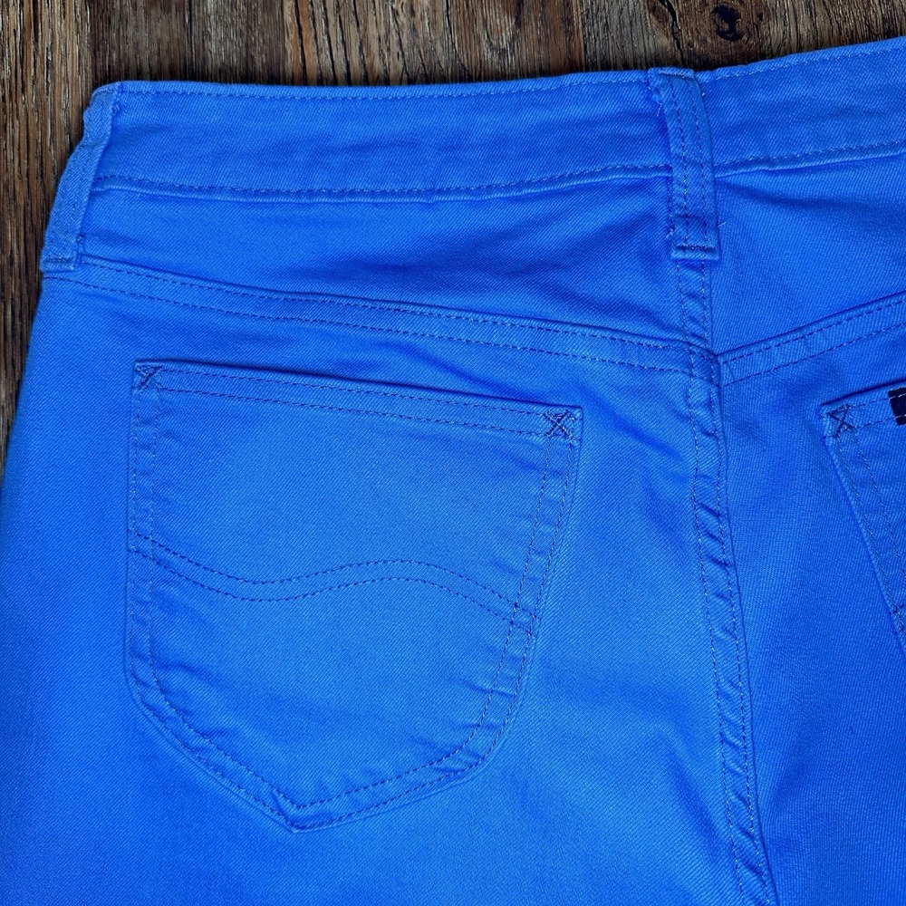 Lee Womens Bermuda Shorts 12 Medium Cornflower Blue Stretch Mid Rise Casual - Picture 6 of 11
